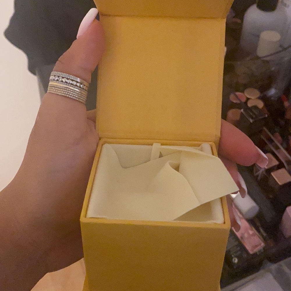FENDI box - Picture 2 of 2